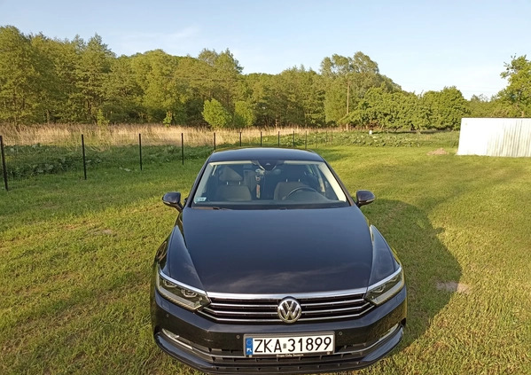 Volkswagen Passat cena 77000 przebieg: 101000, rok produkcji 2018 z Wronki małe 56